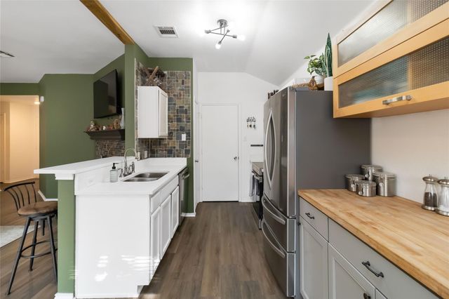 106 Shadow Wood TRL, Cedar Creek, TX 78612