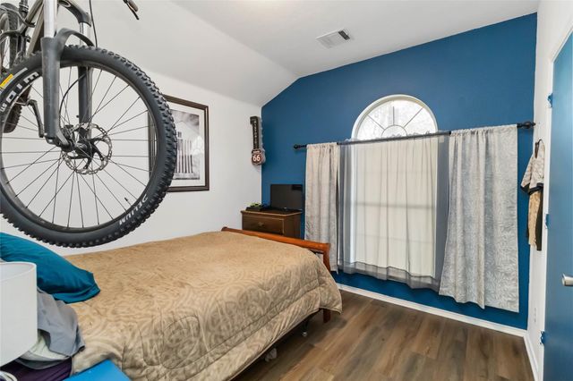 106 Shadow Wood TRL, Cedar Creek, TX 78612