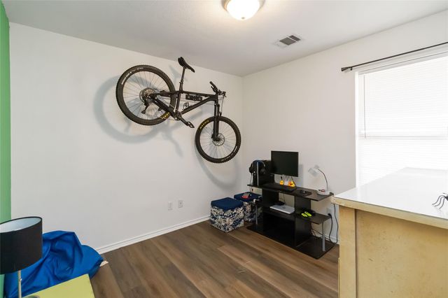 106 Shadow Wood TRL, Cedar Creek, TX 78612