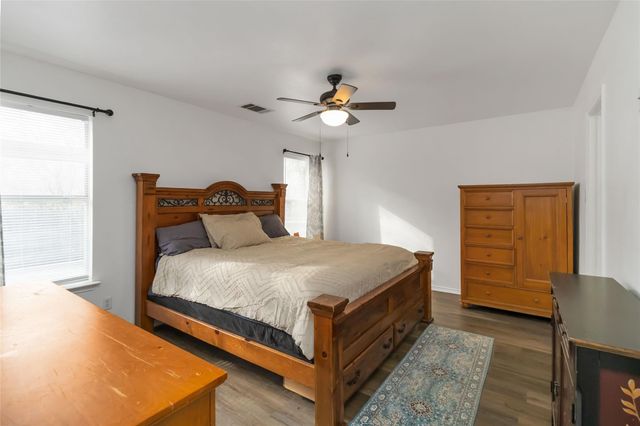 106 Shadow Wood TRL, Cedar Creek, TX 78612