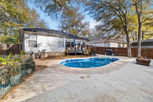 106 Shadow Wood TRL, Cedar Creek, TX 78612