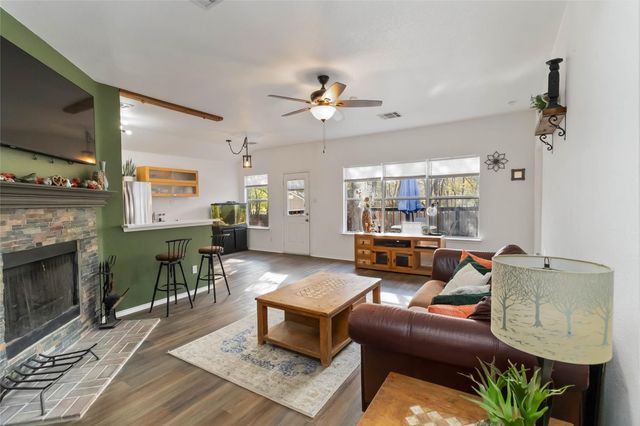 106 Shadow Wood TRL, Cedar Creek, TX 78612