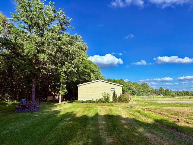 1036 Winter Drive NW, Baudette, MN 56623