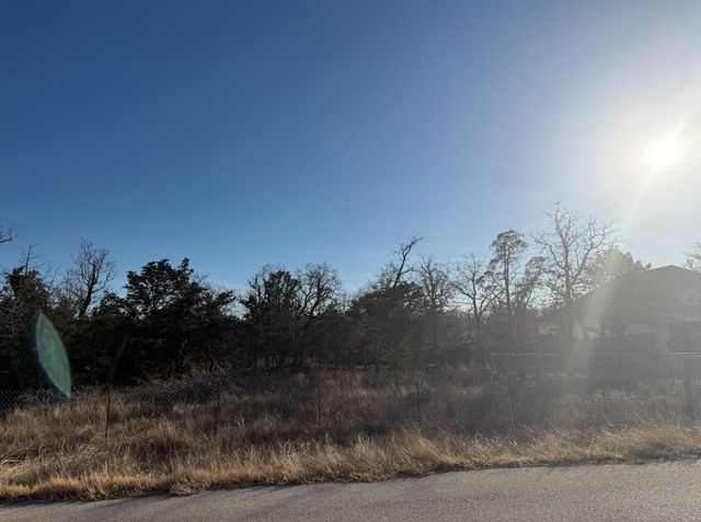 182 Brentwood DR, Cedar Creek, TX 78612