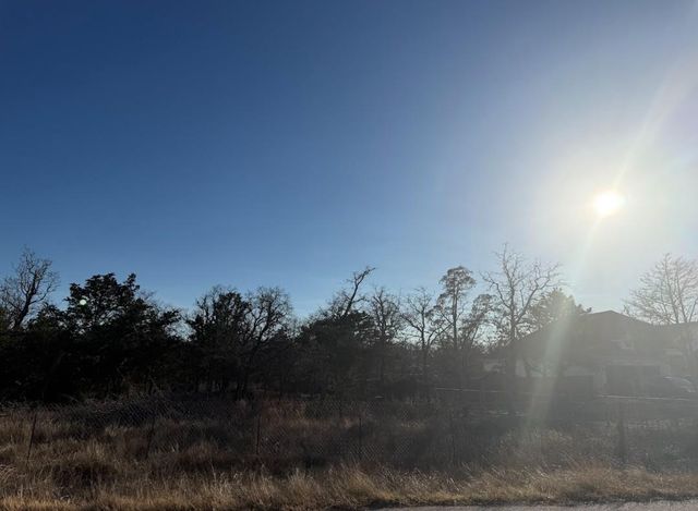 182 Brentwood DR, Cedar Creek, TX 78612