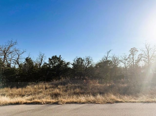 182 Brentwood DR, Cedar Creek, TX 78612