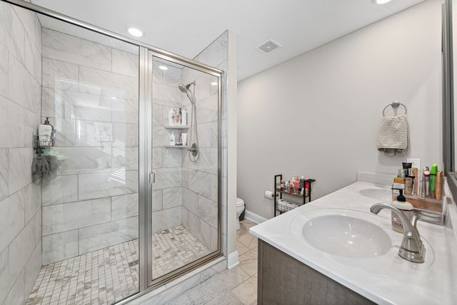 780 Lillian Grace Dr, Clarksville, TN 37043