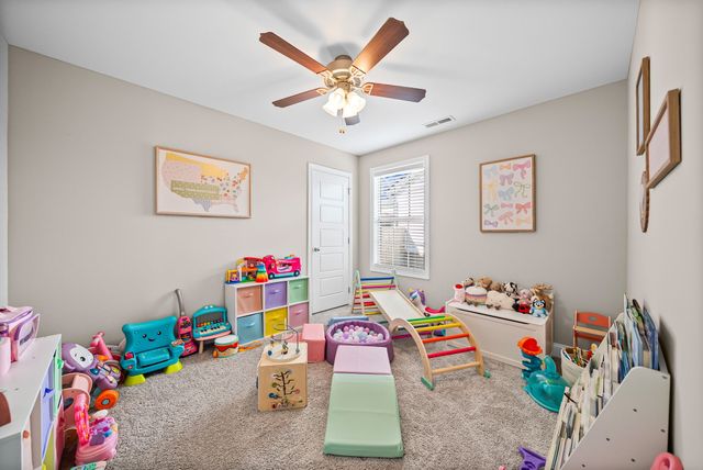 780 Lillian Grace Dr, Clarksville, TN 37043