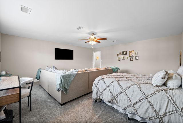 780 Lillian Grace Dr, Clarksville, TN 37043