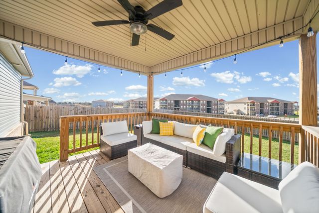 780 Lillian Grace Dr, Clarksville, TN 37043