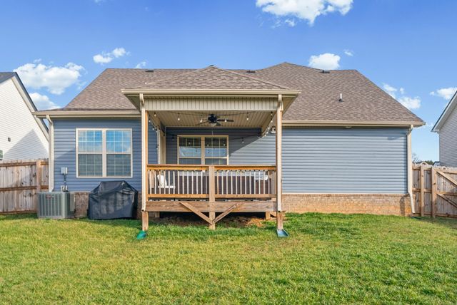 780 Lillian Grace Dr, Clarksville, TN 37043