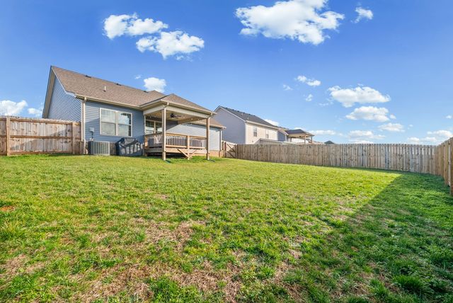 780 Lillian Grace Dr, Clarksville, TN 37043