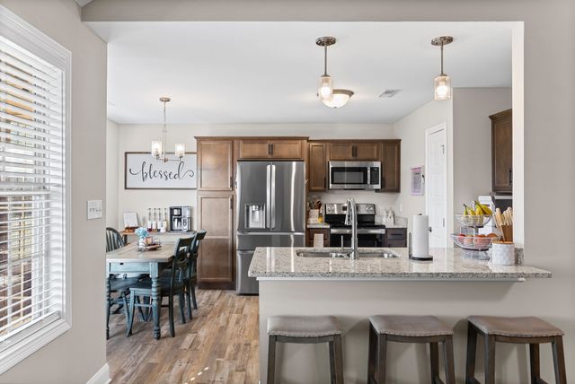 780 Lillian Grace Dr, Clarksville, TN 37043