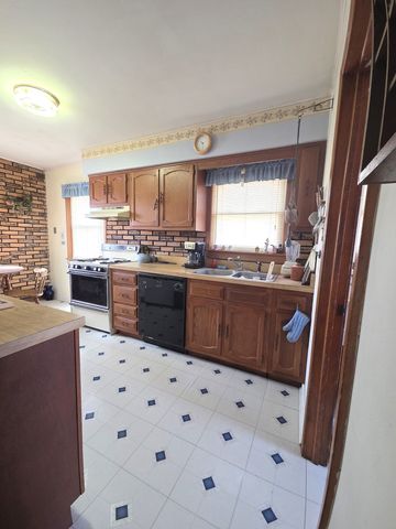 829 N Roy Avenue, Melrose Park, IL 60164