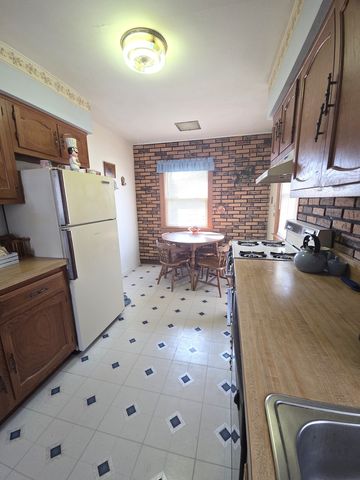 829 N Roy Avenue, Melrose Park, IL 60164