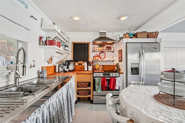 3151 Shoreline Drive, Camano Island, WA 98282