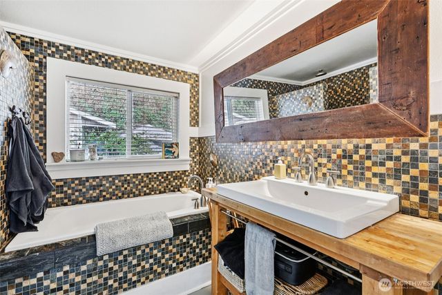 3151 Shoreline Drive, Camano Island, WA 98282