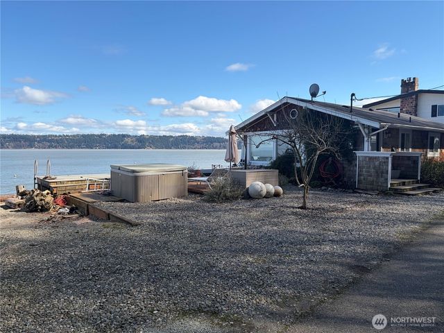 3151 Shoreline Drive, Camano Island, WA 98282