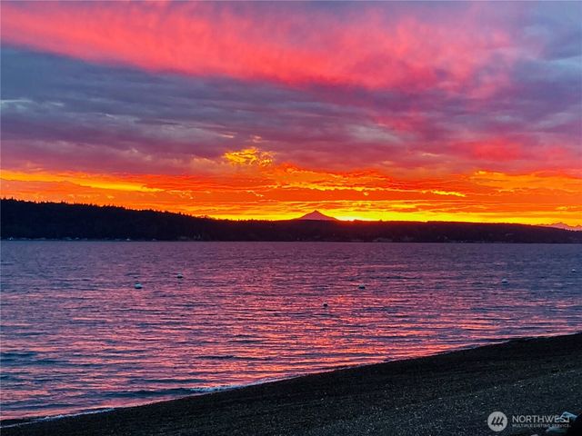 3151 Shoreline Drive, Camano Island, WA 98282