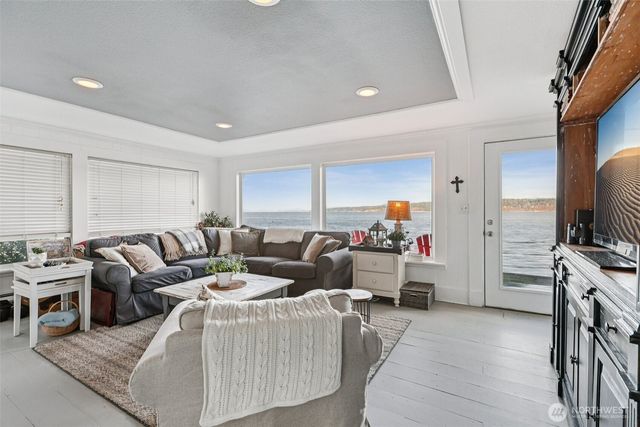 3151 Shoreline Drive, Camano Island, WA 98282