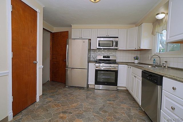 204 Glenhaven Drive, Amherst, NY 14228