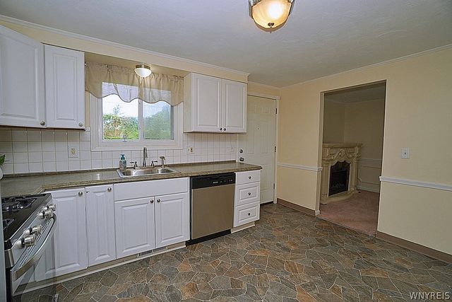 204 Glenhaven Drive, Amherst, NY 14228