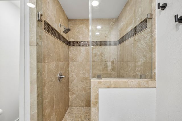 9336 Heatherdale Drive, Dallas, TX 75243