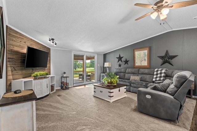 2918 Fm 2194, Celeste, TX 75423