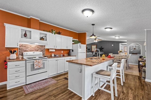 2918 Fm 2194, Celeste, TX 75423