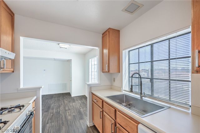 4824 Nara Vista Way 201, Las Vegas, NV 89103