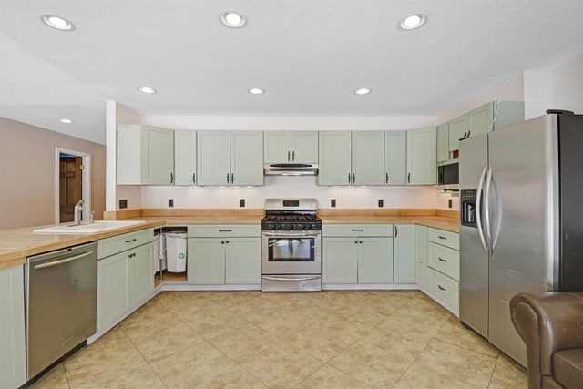 175 Main Street, Grafton, NH 03240