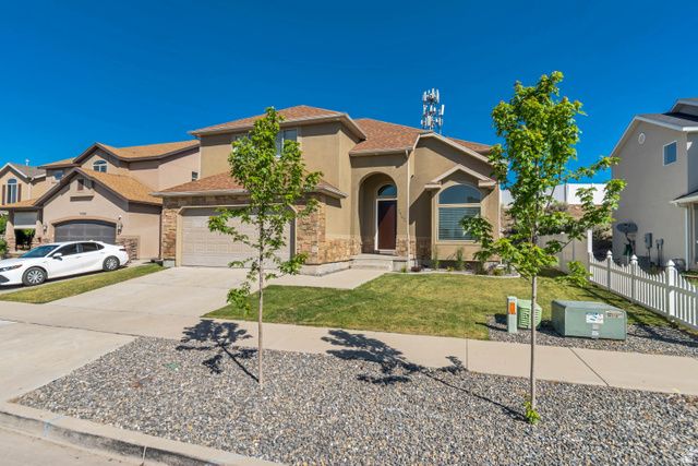 7462 S SUNSET MAPLE DR, West Jordan, UT 84081