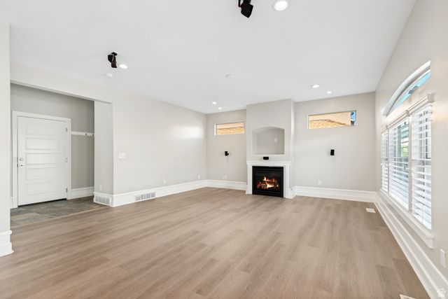 7462 S SUNSET MAPLE DR, West Jordan, UT 84081