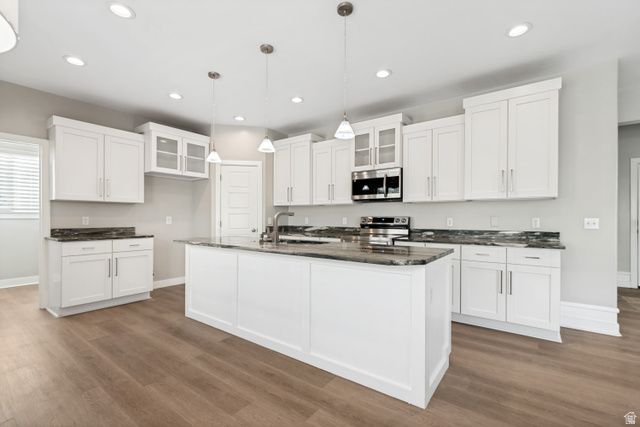7462 S SUNSET MAPLE DR, West Jordan, UT 84081
