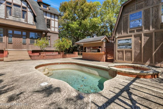 2160 OAK Street, Jacksonville, FL 32204