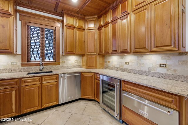 2160 OAK Street, Jacksonville, FL 32204