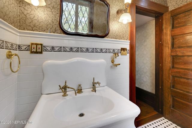 2160 OAK Street, Jacksonville, FL 32204