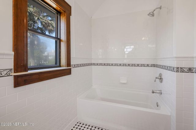 2160 OAK Street, Jacksonville, FL 32204