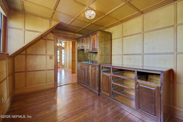 2160 OAK Street, Jacksonville, FL 32204