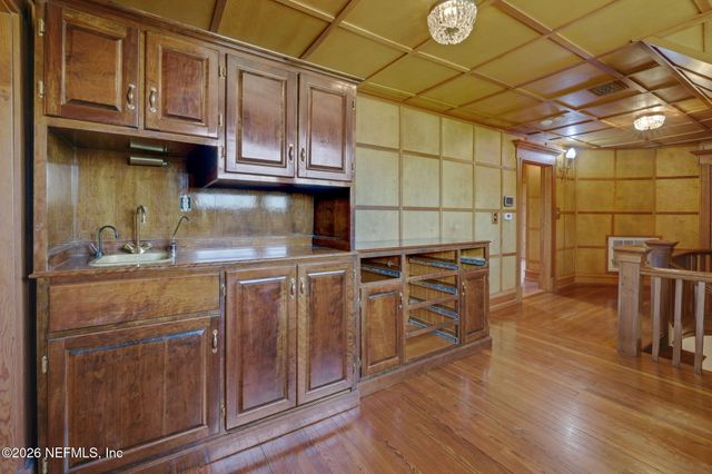 2160 OAK Street, Jacksonville, FL 32204