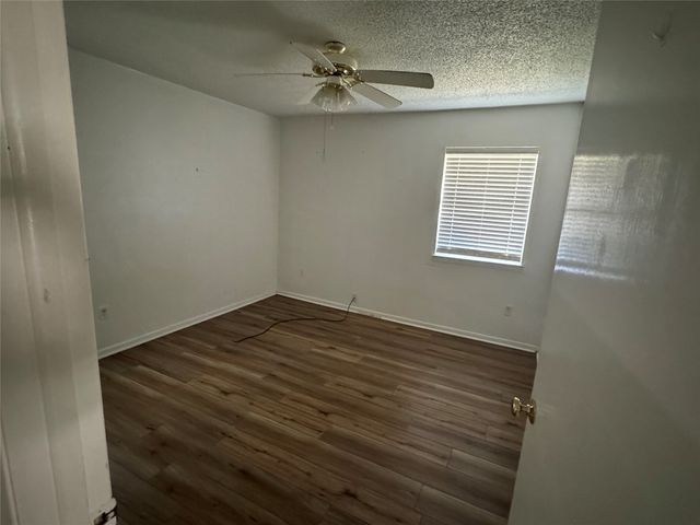 130 Seaside Drive, Gun Barrel City, TX 75156