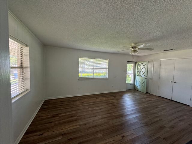 130 Seaside Drive, Gun Barrel City, TX 75156