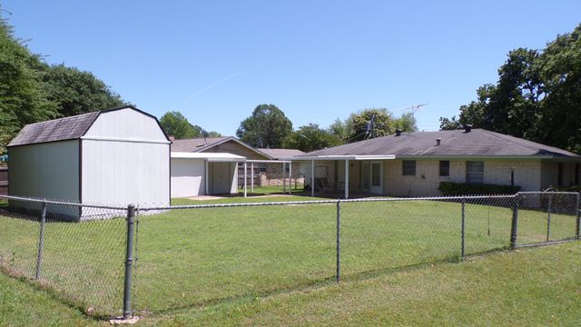 130 Seaside Drive, Gun Barrel City, TX 75156