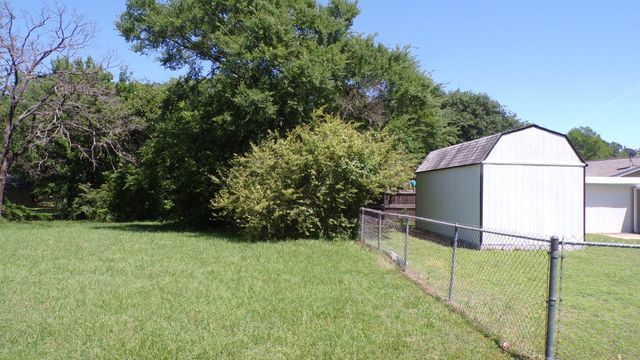 130 Seaside Drive, Gun Barrel City, TX 75156