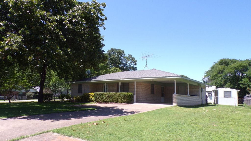130 Seaside Drive, Gun Barrel City, TX 75156