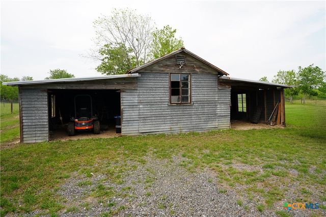 3363 Fm 713, Lockhart, TX 78644