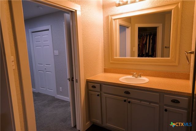 3363 Fm 713, Lockhart, TX 78644