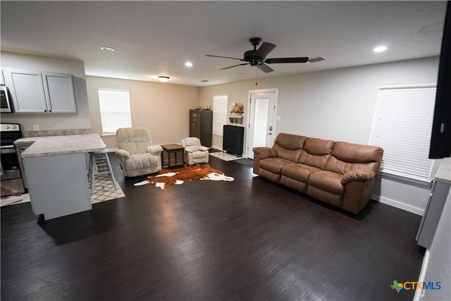 3363 Fm 713, Lockhart, TX 78644