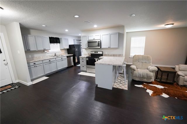 3363 Fm 713, Lockhart, TX 78644