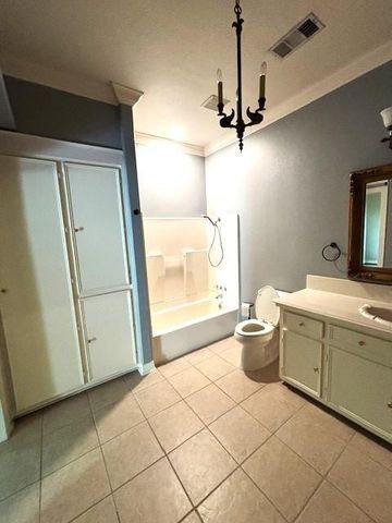 318 Ridgewood Road, Goodrich, TX 77335